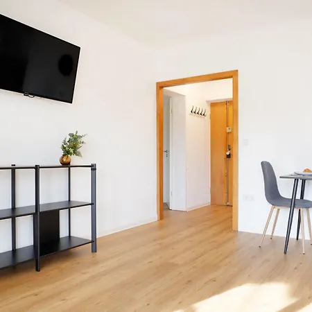 Schoene In I Private Parkplaetze Mit Ladesaeulen I Home2share Daire *