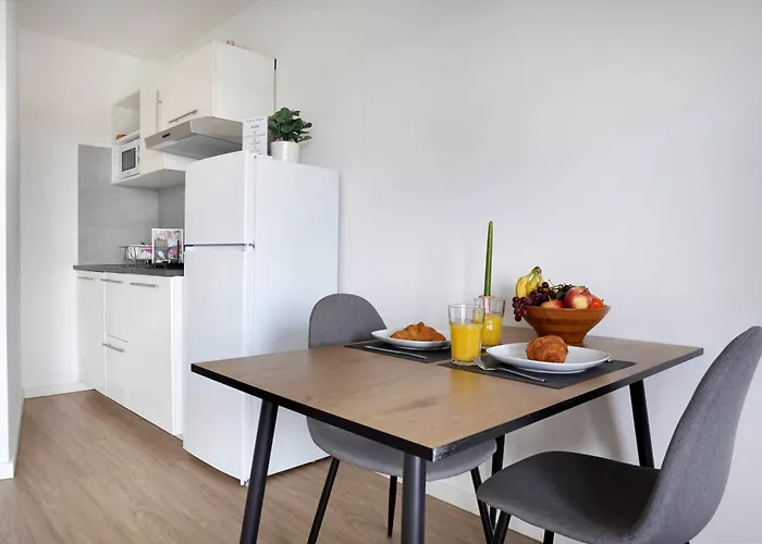 Schoene In I Private Parkplaetze Mit Ladesaeulen I Home2share Апартаменты